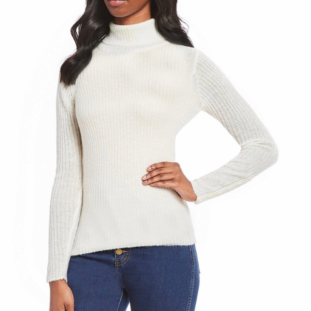Gianni Bini long sleeve ivory turtle neck